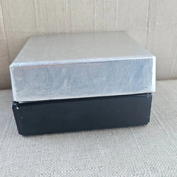 East 5th Ladies Bracelet & Earrings Set Silver Tone Fashion Jewelry New in a box - Picture 10 of 12